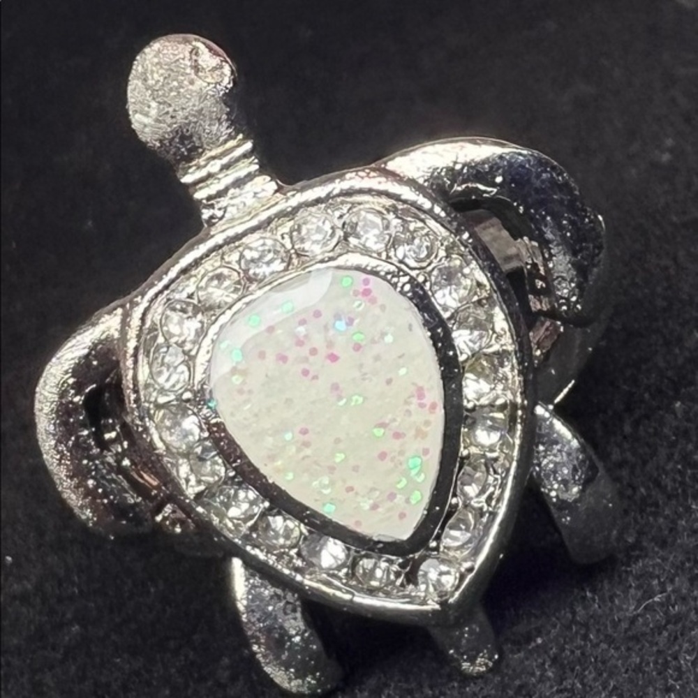 Head in the sand design Sparkly ring turtle opal size 8 from Caramare
